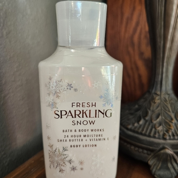 New Bath & Body Works Fresh Sparkling Snow Body Lotion - Picture 4 of 4